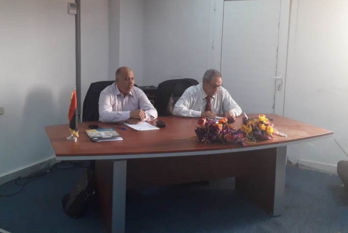 اجتماع رئيس الجامعة بالفرق البحثية